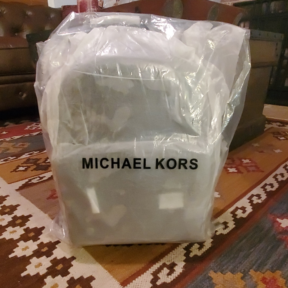 Michael Kors Mens Travis Blue Camo Backpack - Picture 4 of 6